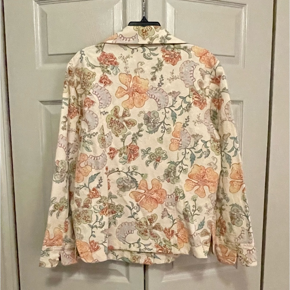 Austin Reed Textured Floral Blazer - Picture 8 of 8